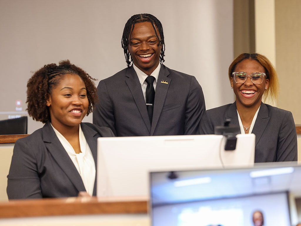 Students present their innovative business idea during the 2025 KIND Perfect Pitch Competition.