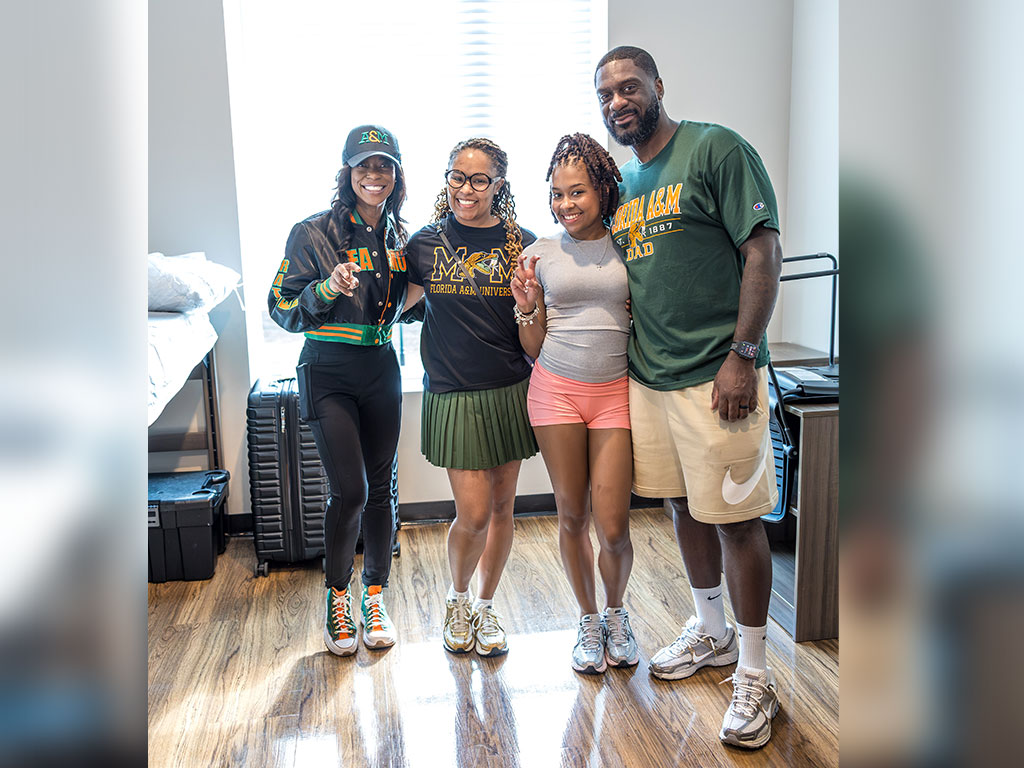 PMJ and families during move-in week