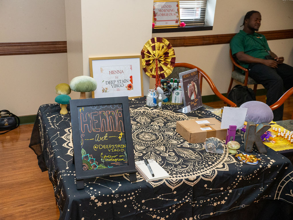 Henna table ready to create some art