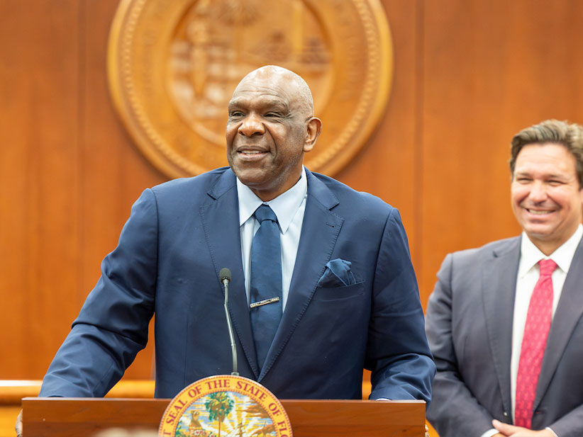Andre Dawson at podium