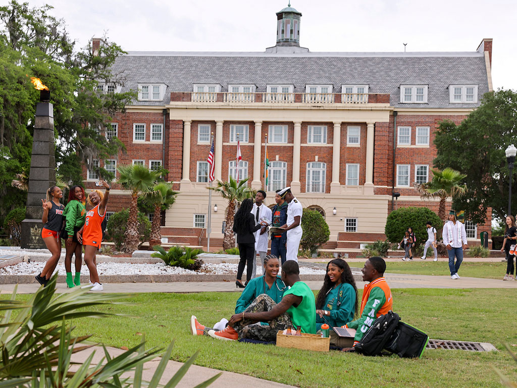 FAMU students on the quad