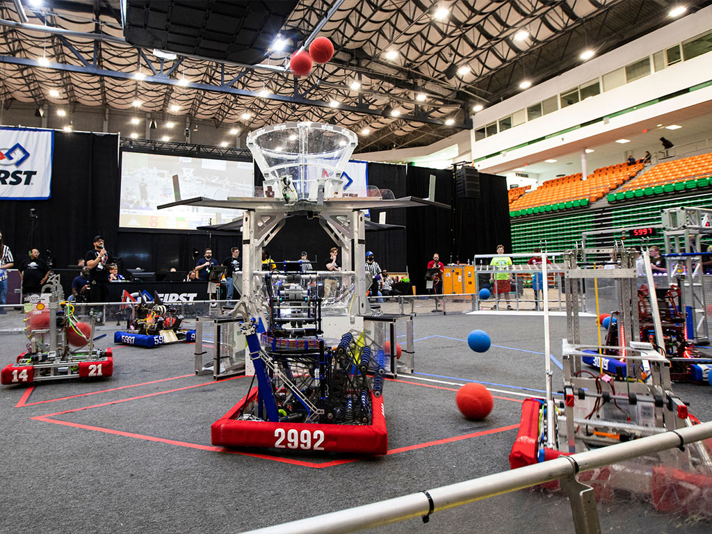 Robots show what they can do. 
