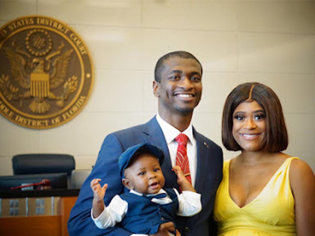 Ronnie with his wife and son 