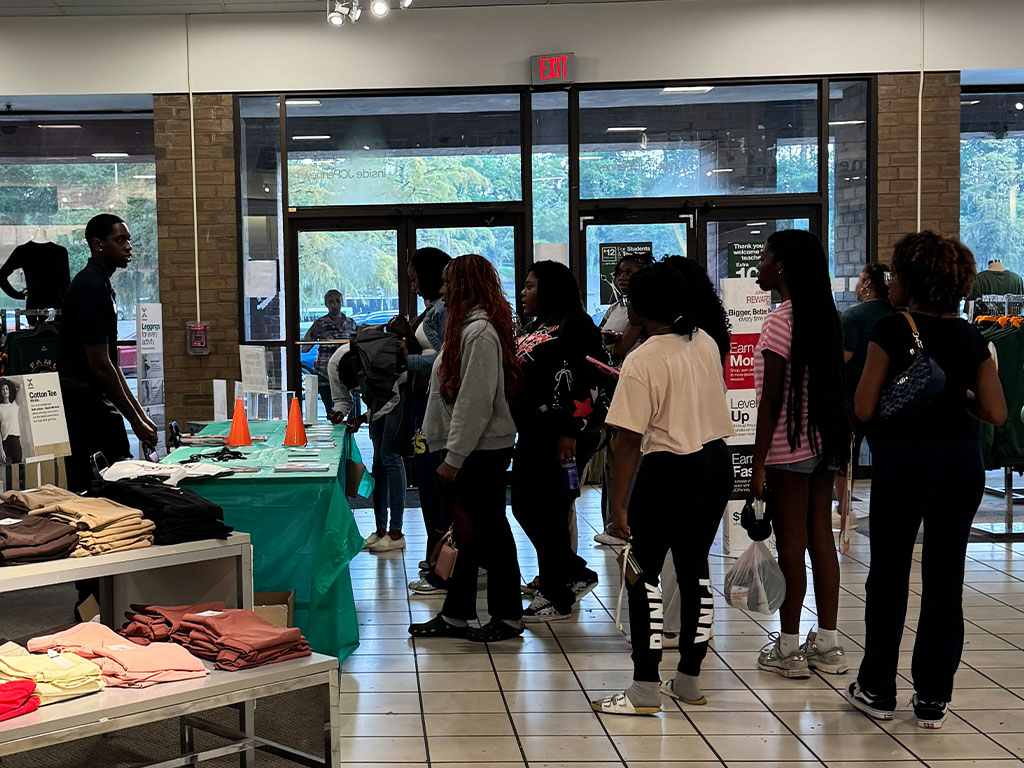 FAMU Partners With JCPenney to Help Students Dress for Success