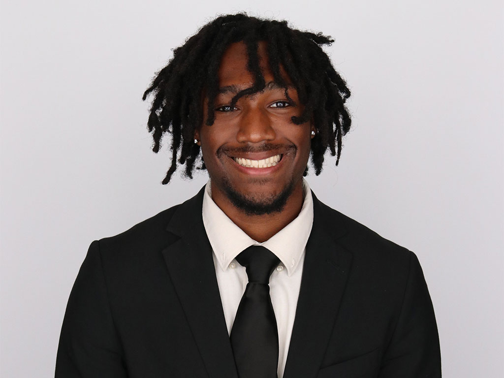 FAMU student poses for headshot 