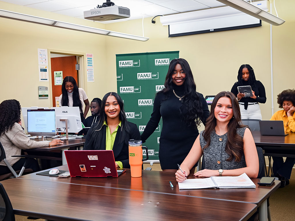Students utilizing the writing Center at the FAMU College of Law