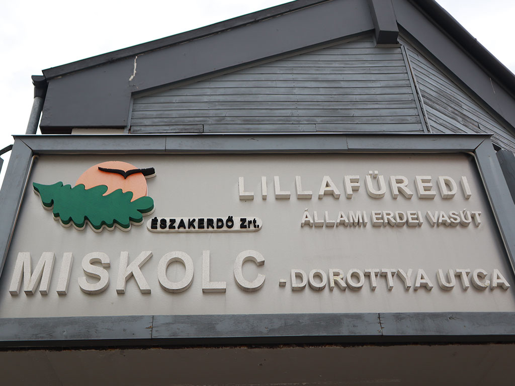 Hungarian sign 